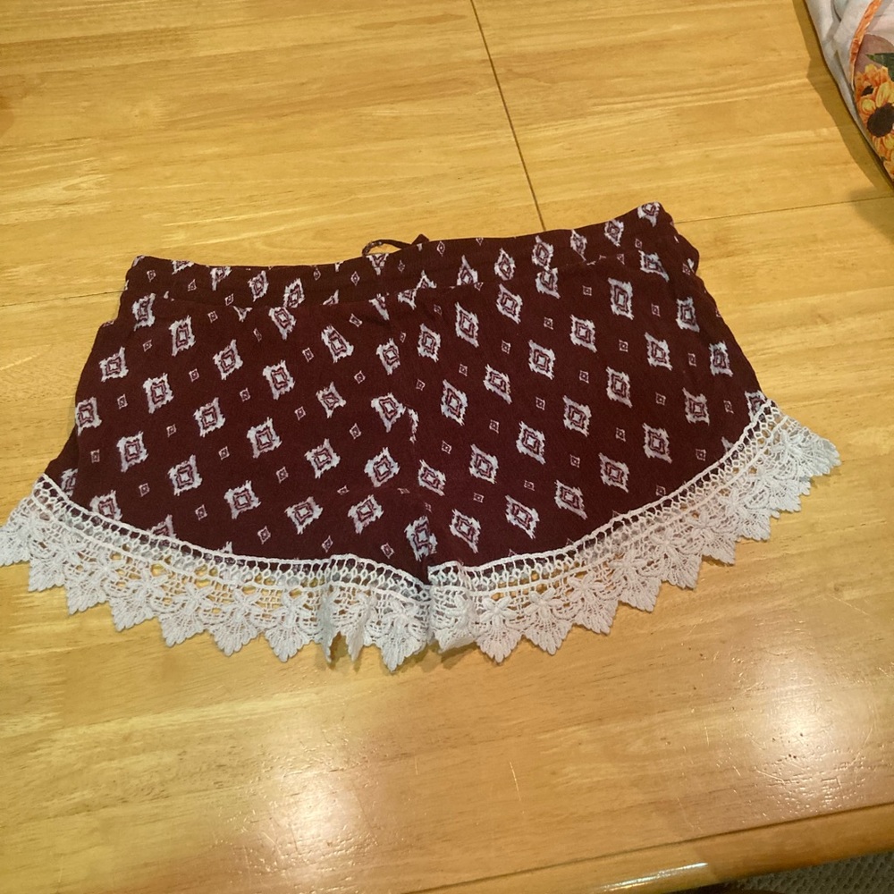Comfortable & Lightweight burgundy/maroon shorts XL gently worn